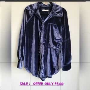Free People We the Free night skies velvet shirt size small